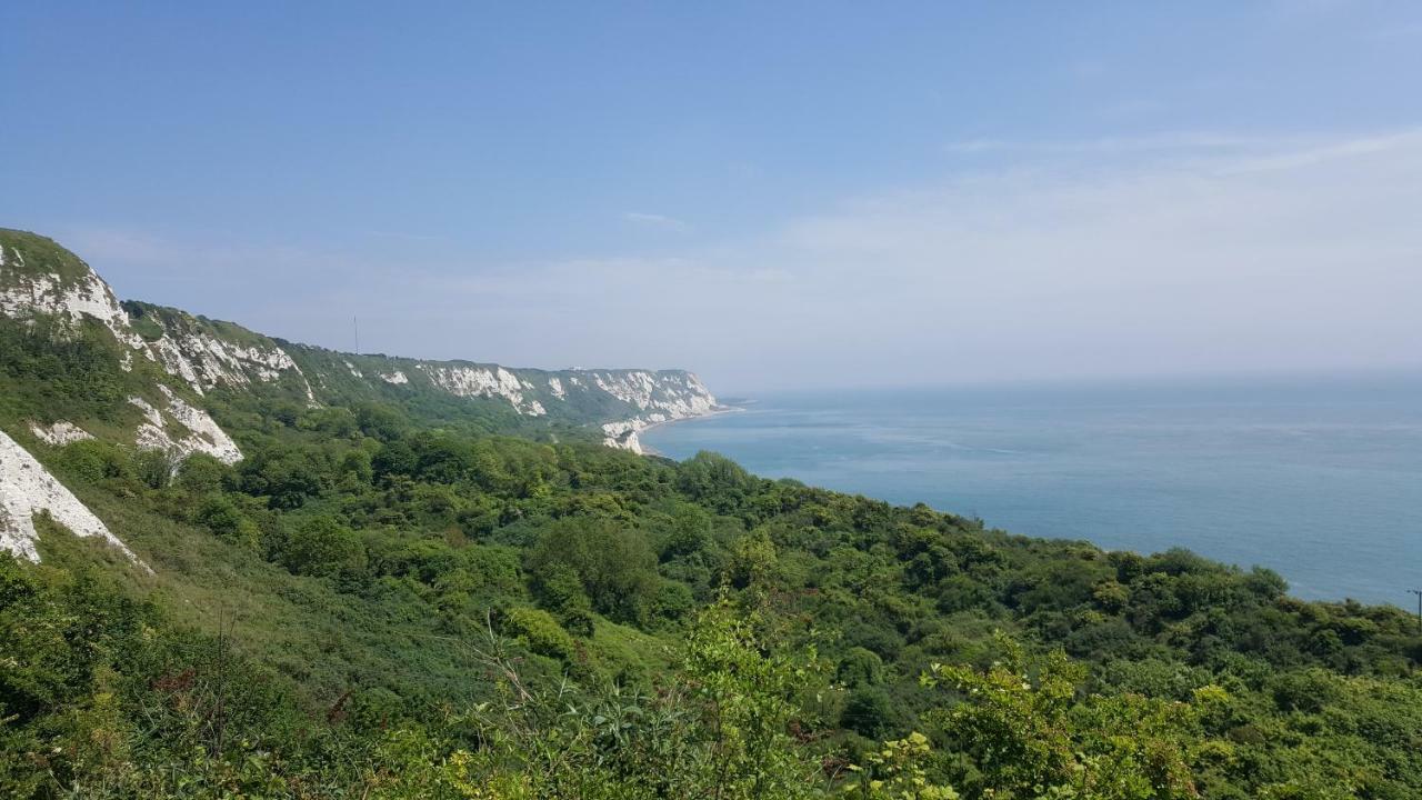 Folkestone Harbour View Apartment Exterior photo